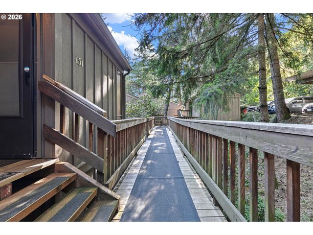 151 TREEHILL Loop, Eugene, OR 97405