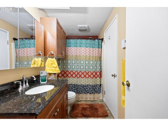 151 TREEHILL Loop, Eugene, OR 97405