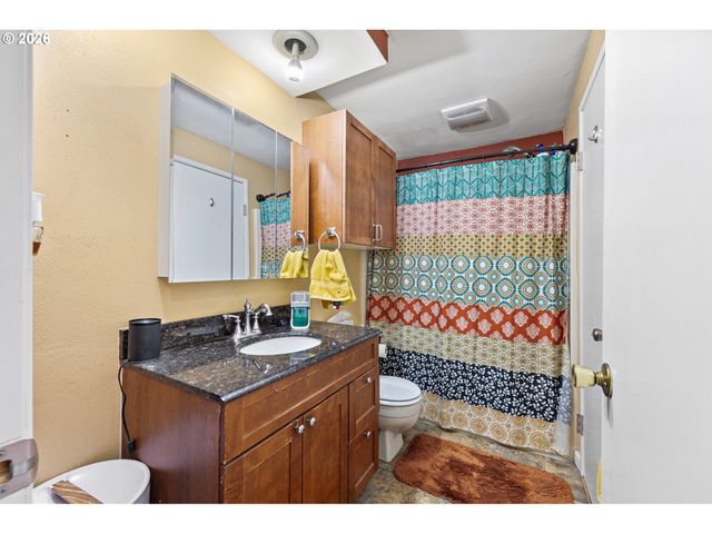 151 TREEHILL Loop, Eugene, OR 97405