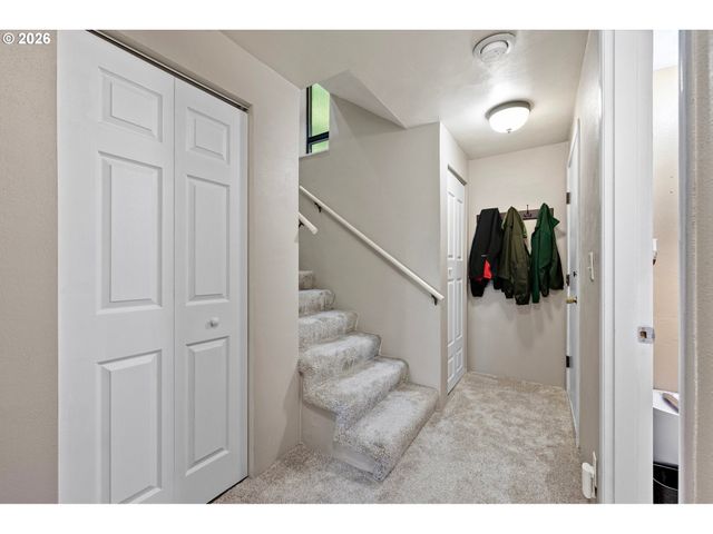 151 TREEHILL Loop, Eugene, OR 97405