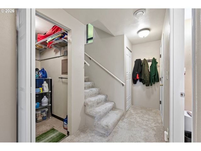 151 TREEHILL Loop, Eugene, OR 97405