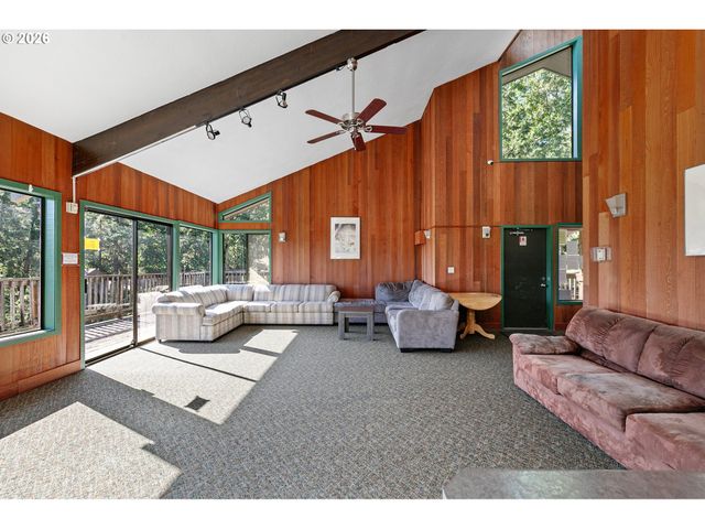 151 TREEHILL Loop, Eugene, OR 97405