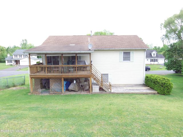 72 Magnolia Circle, Ravena, NY 12143