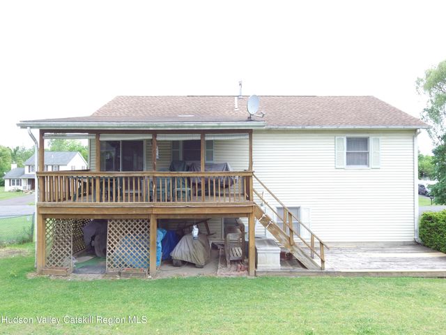 72 Magnolia Circle, Ravena, NY 12143