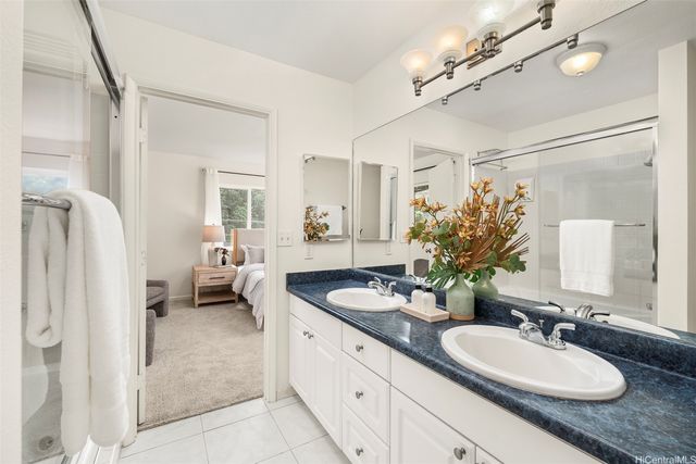 2266 Auhuhu Street, Pearl City, HI 96782