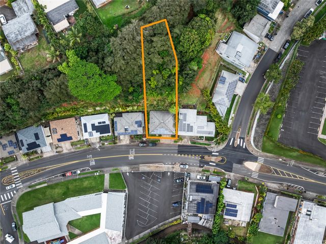 2266 Auhuhu Street, Pearl City, HI 96782