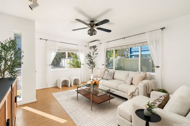 2266 Auhuhu Street, Pearl City, HI 96782