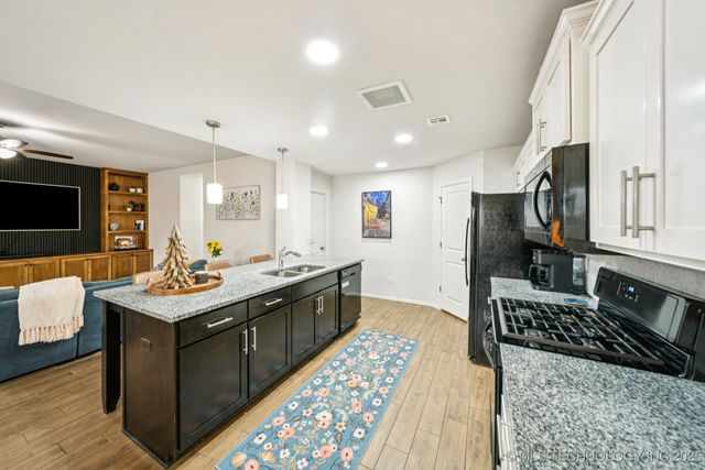 14321 S Harvard Place, Bixby, OK 74008