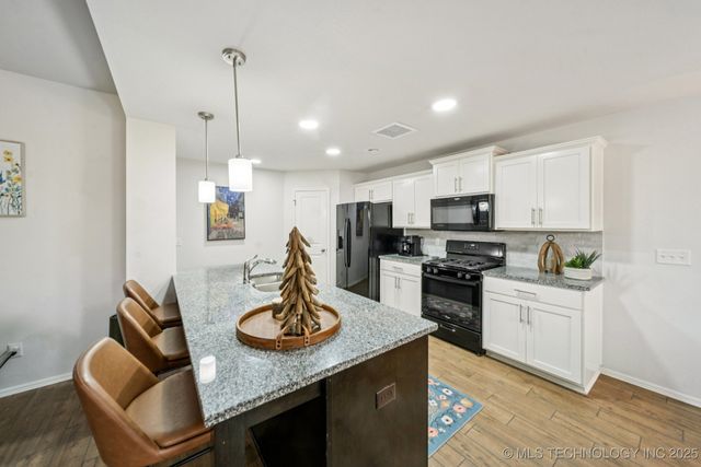 14321 S Harvard Place, Bixby, OK 74008