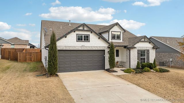 14321 S Harvard Place, Bixby, OK 74008