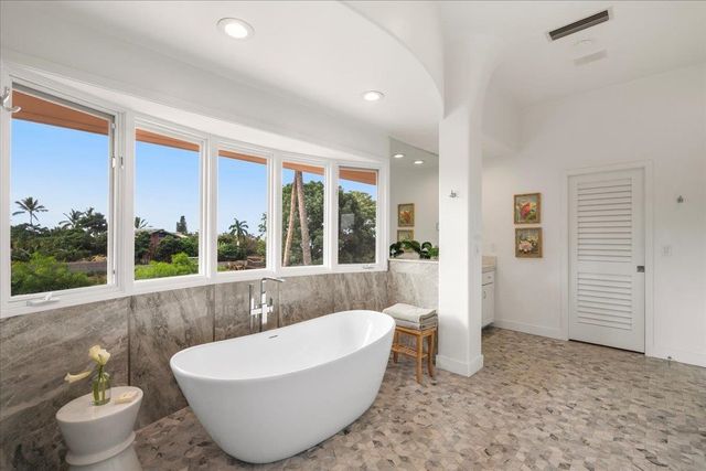 135 Kaimanu Pl, Kihei, HI 96753