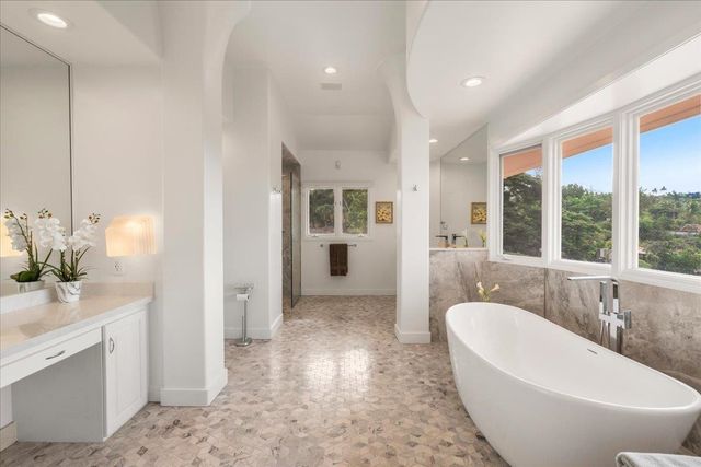 135 Kaimanu Pl, Kihei, HI 96753