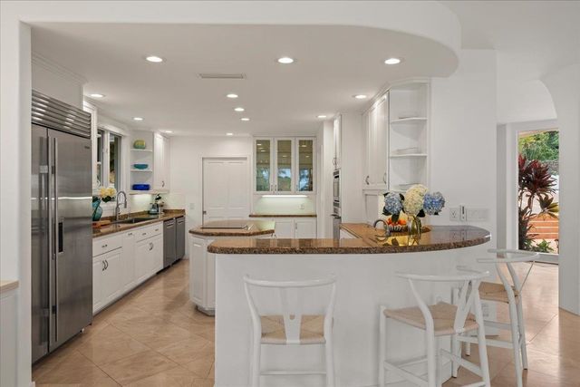 135 Kaimanu Pl, Kihei, HI 96753