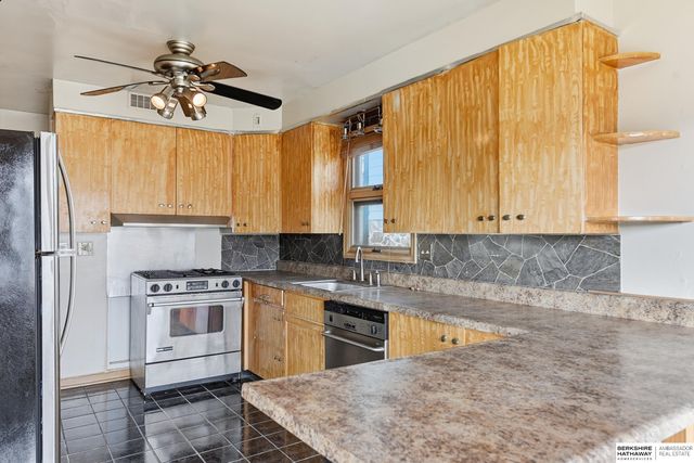 3420 N 42nd Street, Omaha, NE 68111