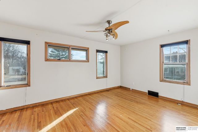 3420 N 42nd Street, Omaha, NE 68111