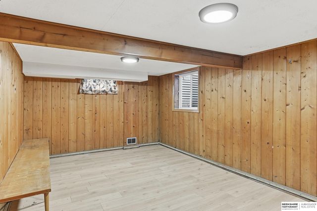 3420 N 42nd Street, Omaha, NE 68111