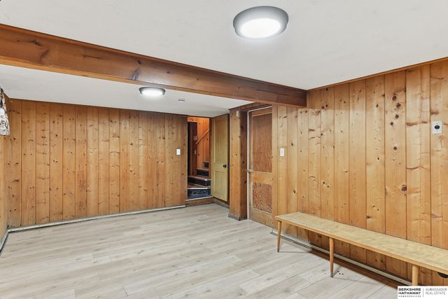 3420 N 42nd Street, Omaha, NE 68111