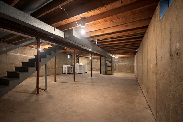 87 Pinehurst Avenue, Providence, RI 02908