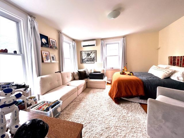 131 Carolina Ave, Boston, MA 02130