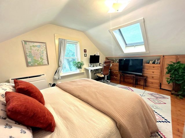 131 Carolina Ave, Boston, MA 02130