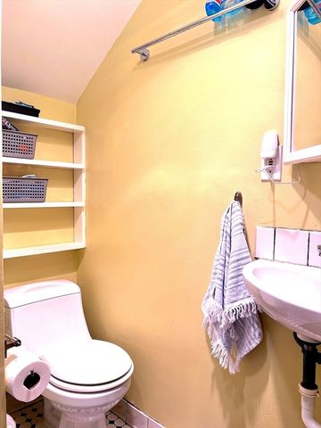131 Carolina Ave, Boston, MA 02130