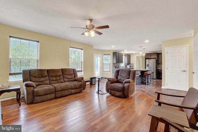 2236 BERNAYS DR, York, PA 17404