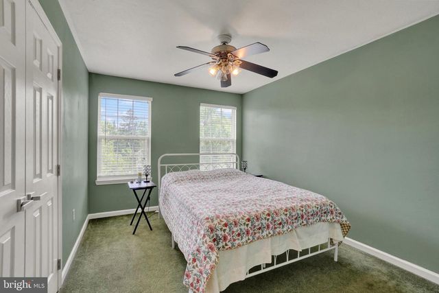2236 BERNAYS DR, York, PA 17404