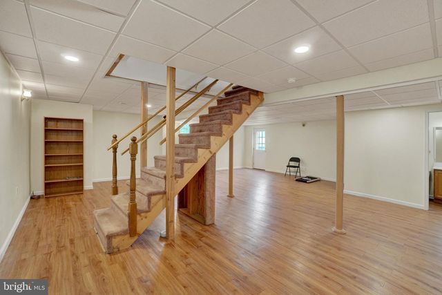 2236 BERNAYS DR, York, PA 17404