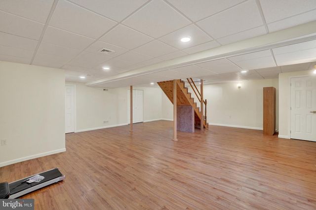 2236 BERNAYS DR, York, PA 17404