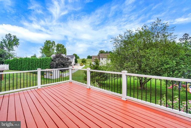 2236 BERNAYS DR, York, PA 17404
