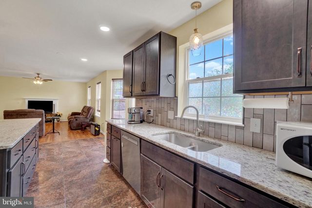 2236 BERNAYS DR, York, PA 17404