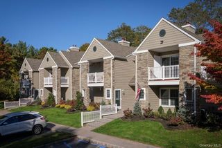 3203 Saddle Rock Road 3203, Holbrook, NY 11741