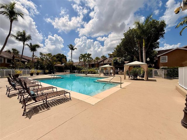 15570 SW 105th Ln 1706, Miami, FL 33196