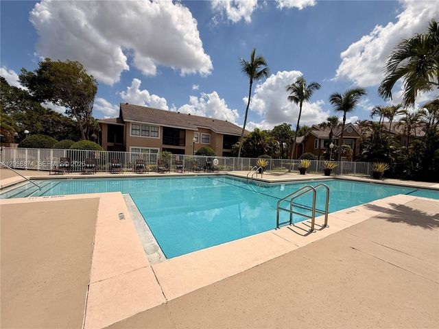 15570 SW 105th Ln 1706, Miami, FL 33196