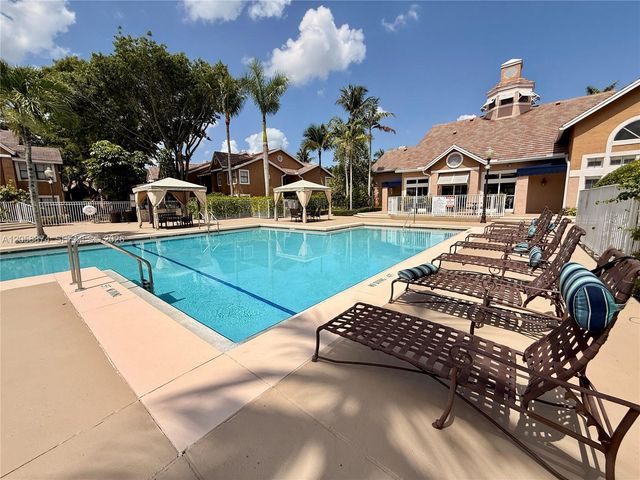 15570 SW 105th Ln 1706, Miami, FL 33196