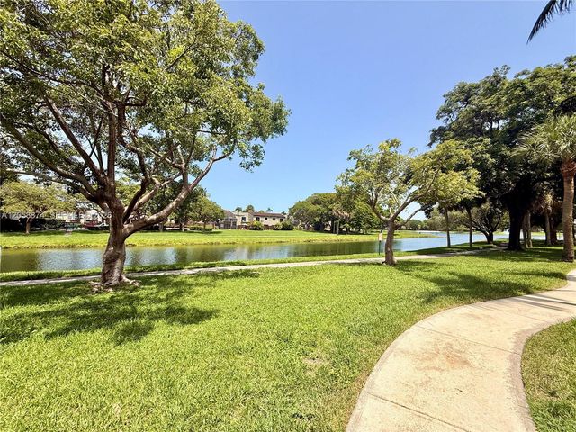 15570 SW 105th Ln 1706, Miami, FL 33196