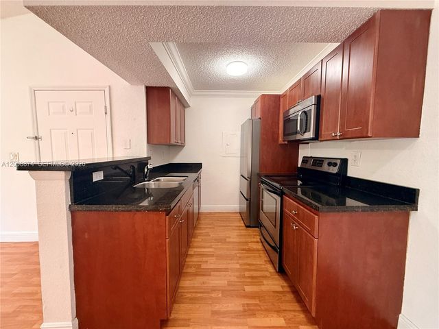 15570 SW 105th Ln 1706, Miami, FL 33196