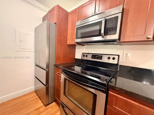 15570 SW 105th Ln 1706, Miami, FL 33196