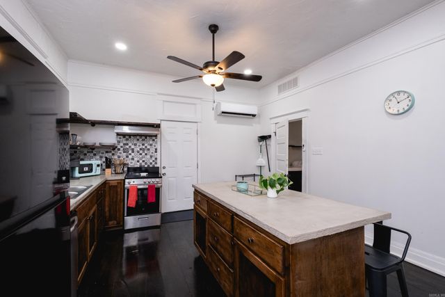 3523 W 10th Street, Little Rock, AR 72204