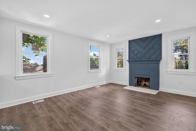 1227 44TH PL SE, Washington, DC 20019