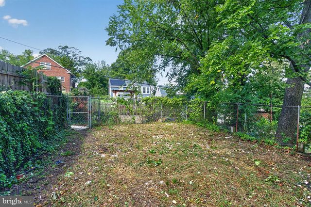 1227 44TH PL SE, Washington, DC 20019