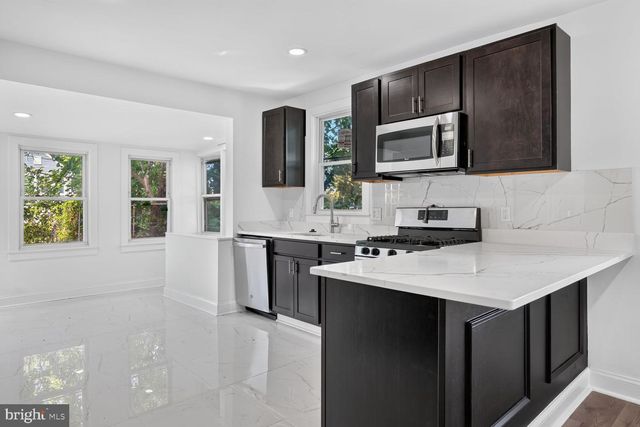 1227 44TH PL SE, Washington, DC 20019