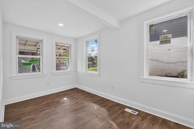 1227 44TH PL SE, Washington, DC 20019