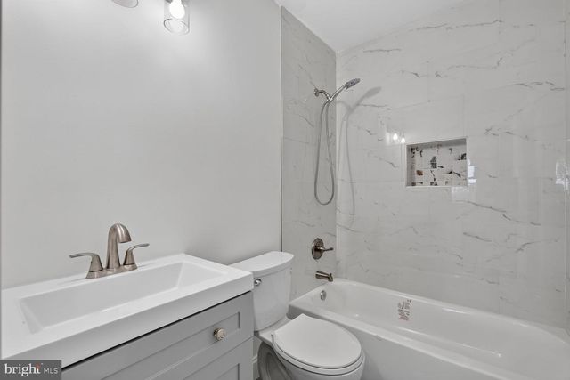 1227 44TH PL SE, Washington, DC 20019