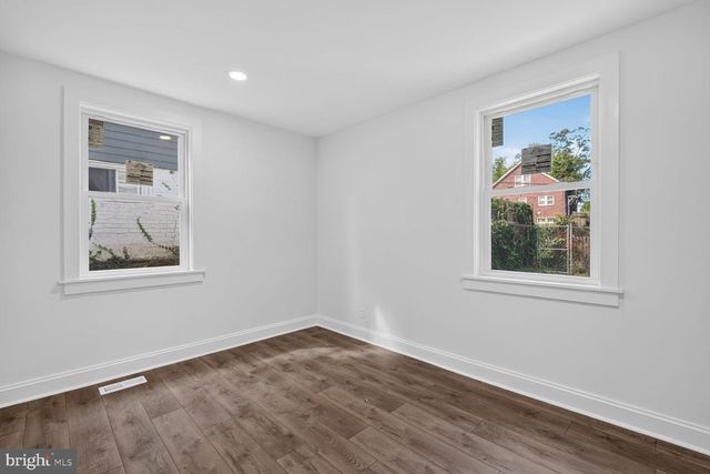 1227 44TH PL SE, Washington, DC 20019