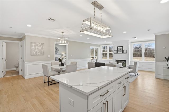 9 Joseph N Zenga Jr Boulevard 307, East Greenwich, RI 02818