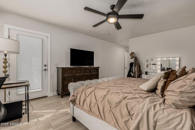 2521 W DARREL Road, Phoenix, AZ 85041