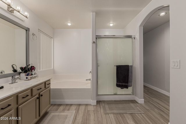 2521 W DARREL Road, Phoenix, AZ 85041