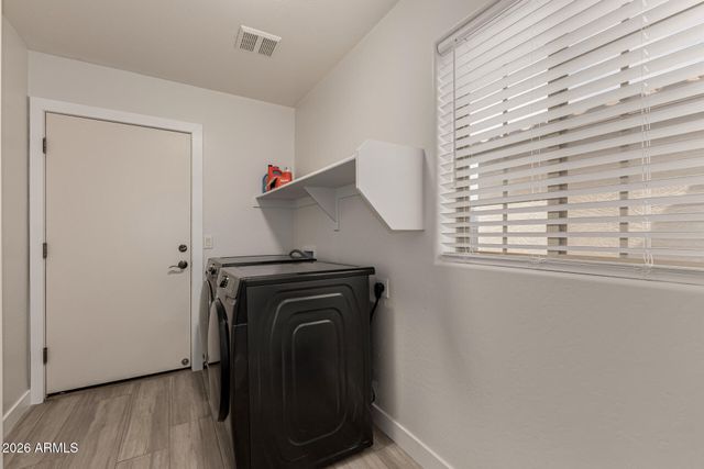 2521 W DARREL Road, Phoenix, AZ 85041