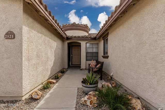 2521 W DARREL Road, Phoenix, AZ 85041